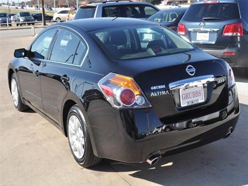 Nissan Altima 2011 photo 4