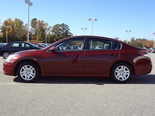 Nissan Altima 2011 photo 1