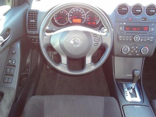 Nissan Altima 2011 photo 4