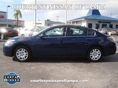 Nissan Altima 2011 photo 1
