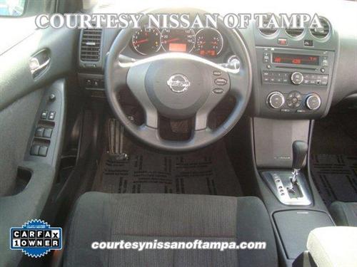 Nissan Altima 2011 photo 4