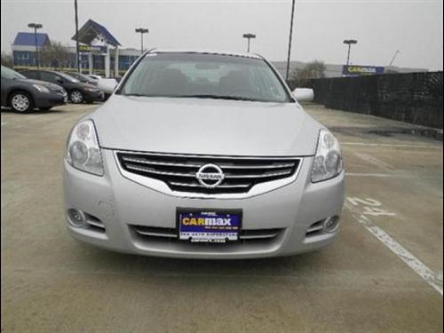 Nissan Altima 2011 photo 1
