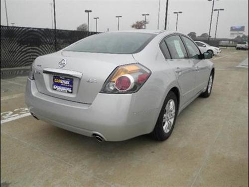 Nissan Altima 2011 photo 4