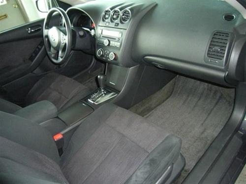 Nissan Altima 2011 photo 1