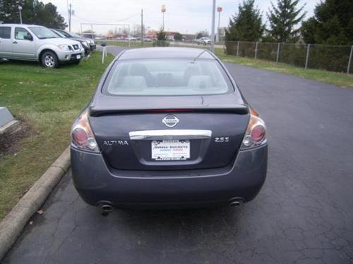 Nissan Altima 2011 photo 3