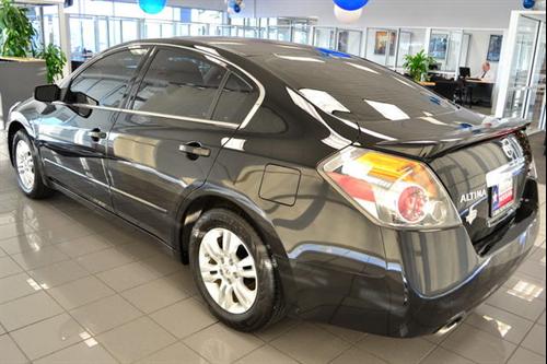 Nissan Altima 2011 photo 3