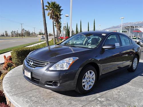 Nissan Altima 2011 photo 2