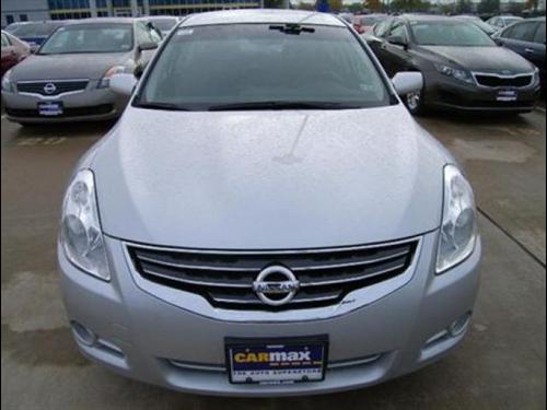 Nissan Altima 2011 photo 1