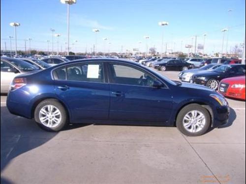 Nissan Altima 2011 photo 2