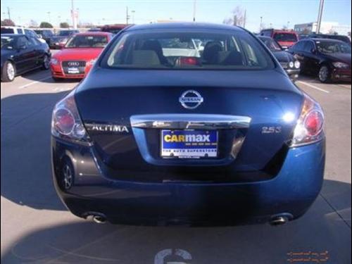 Nissan Altima 2011 photo 3