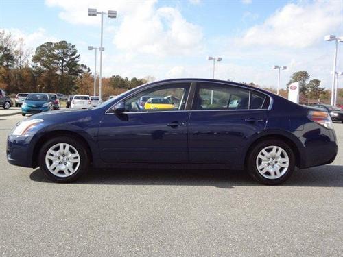 Nissan Altima 2011 photo 1