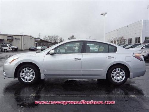 Nissan Altima 2011 photo 1