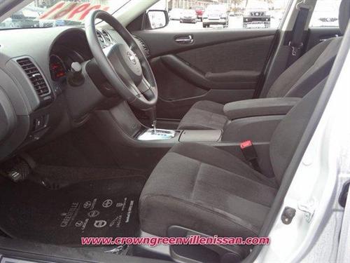 Nissan Altima 2011 photo 2