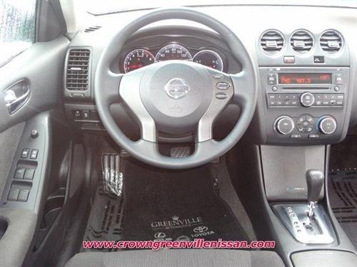 Nissan Altima 2011 photo 4