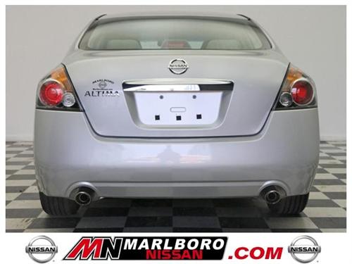 Nissan Altima 2011 photo 2