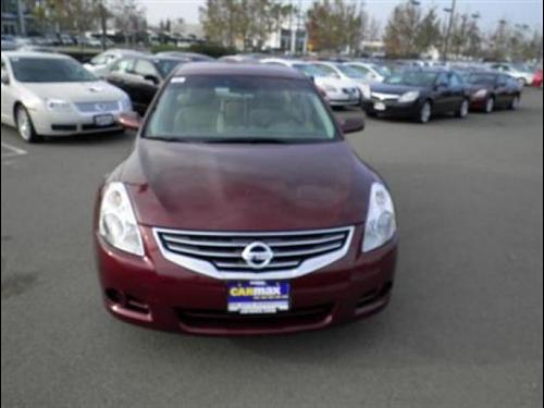 Nissan Altima 2011 photo 1