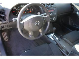 Nissan Altima 2011 photo 1