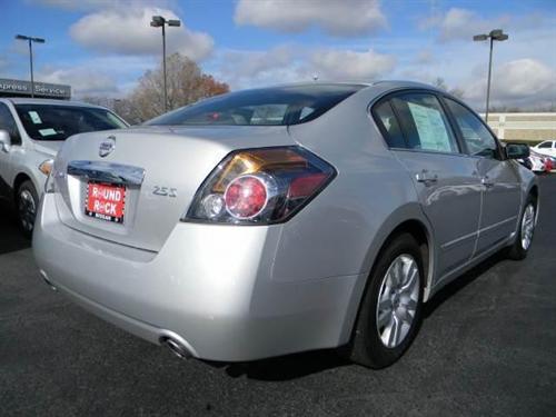 Nissan Altima 2011 photo 4