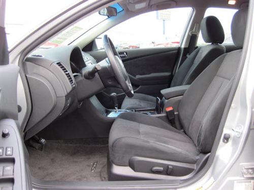 Nissan Altima 2011 photo 2