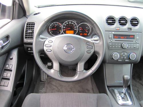 Nissan Altima 2011 photo 4