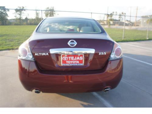 Nissan Altima 2011 photo 1