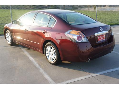 Nissan Altima 2011 photo 4