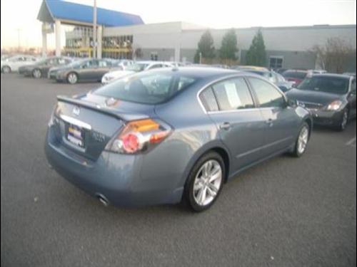 Nissan Altima 2011 photo 4