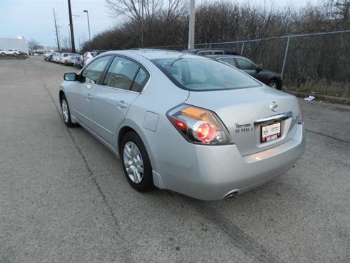 Nissan Altima 2011 photo 4