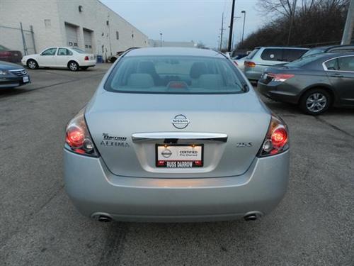 Nissan Altima 2011 photo 5