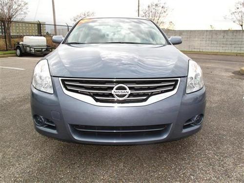 Nissan Altima 2011 photo 4