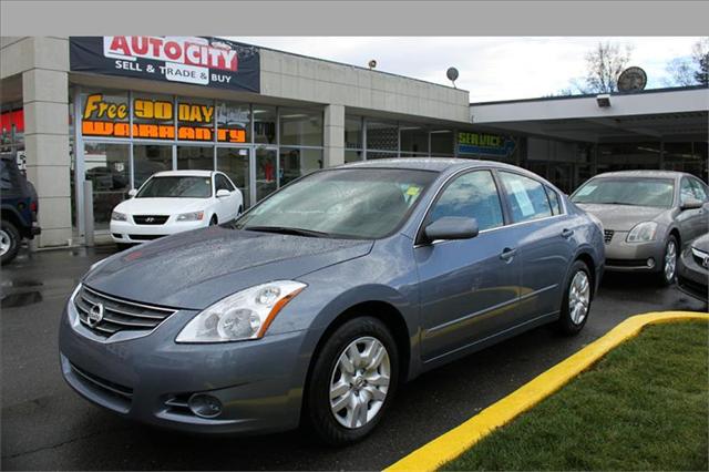 Nissan Altima Pickupslt Quad Cab SWB 4WD 4x4 Truck Sedan