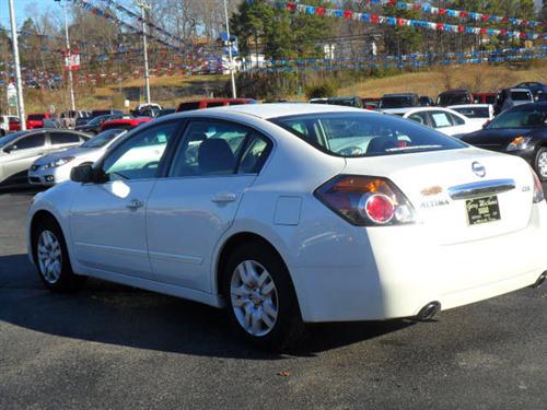 Nissan Altima 2011 photo 4