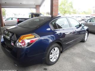 Nissan Altima 2011 photo 2