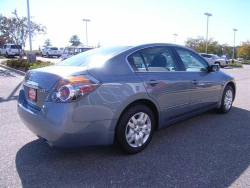 Nissan Altima 2011 photo 4