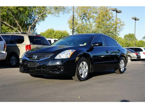 Nissan Altima 2011 photo 1