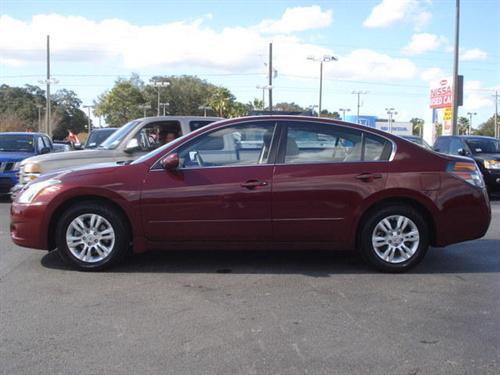 Nissan Altima 2011 photo 1