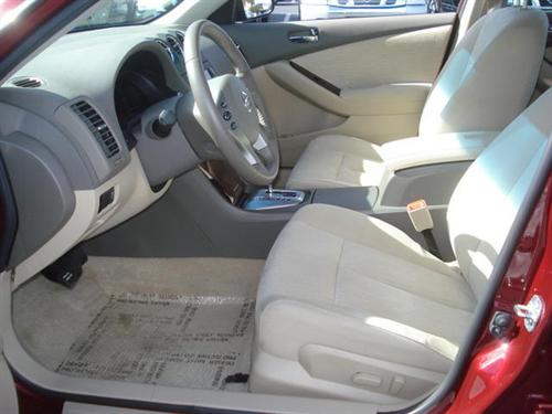 Nissan Altima 2011 photo 2