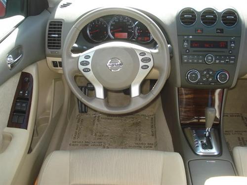 Nissan Altima 2011 photo 4
