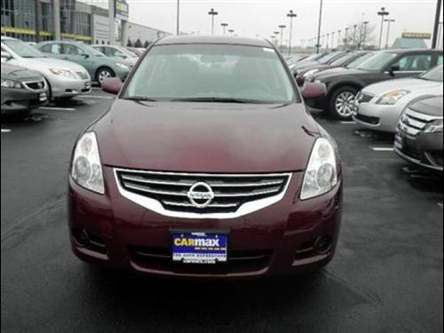 Nissan Altima 2011 photo 1