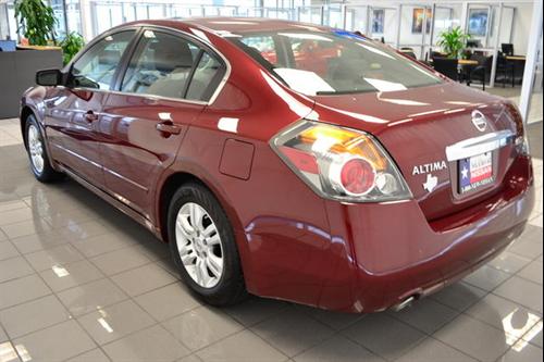 Nissan Altima 2011 photo 3