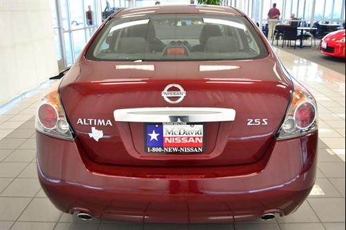 Nissan Altima 2011 photo 4