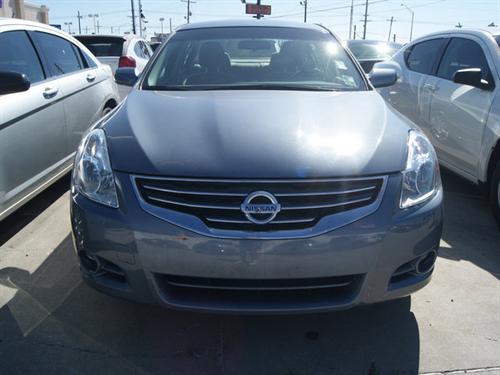 Nissan Altima 2011 photo 1