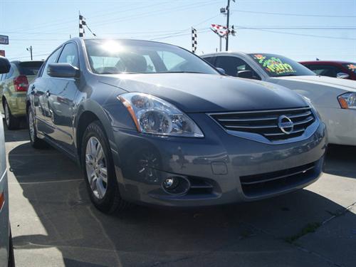 Nissan Altima 2011 photo 2