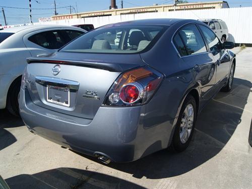 Nissan Altima 2011 photo 3