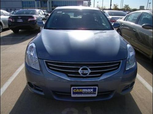 Nissan Altima 2011 photo 1