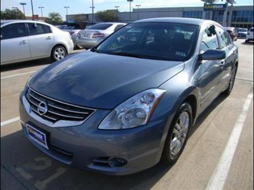 Nissan Altima 2011 photo 2