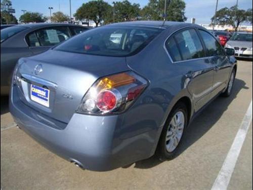 Nissan Altima 2011 photo 4