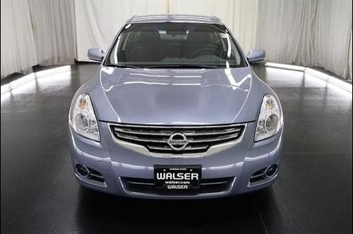 Nissan Altima 2011 photo 1