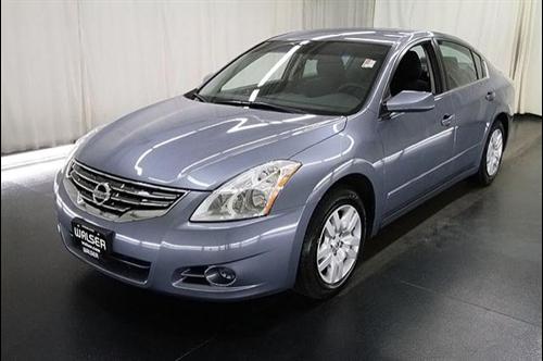 Nissan Altima 2011 photo 2