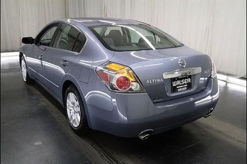 Nissan Altima 2011 photo 4